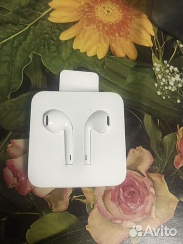 Наушники EarPods с разъёмом Lightning Наушники EarPods с разъёмом Lightning
