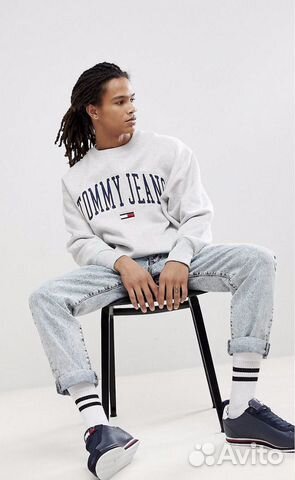 Свитшот Tommy Jeans размер S Свитшот Tommy Jeans размер S