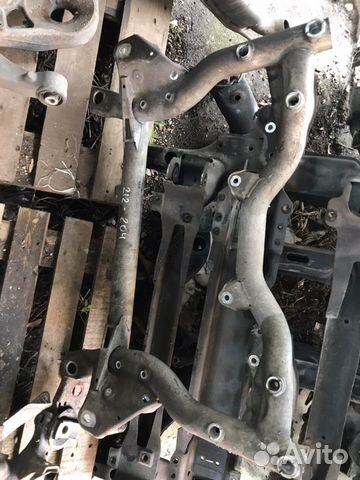 Балка подрамник траверс на Мерседес W207 w204