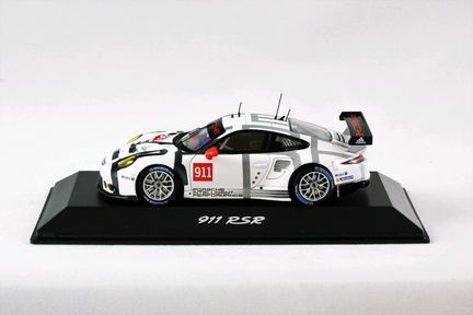 Porsche 911 RSR 2016 1/43 Spark