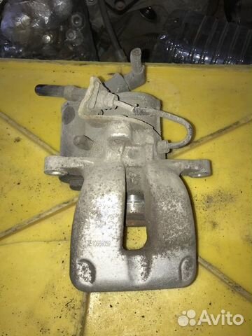 Суппорт задний правый Volkswagen Passat B6 BLR