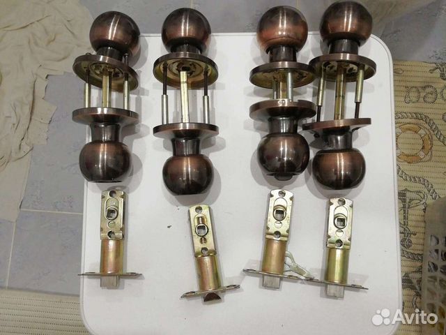 Дверные ручки межкомнатные с замком