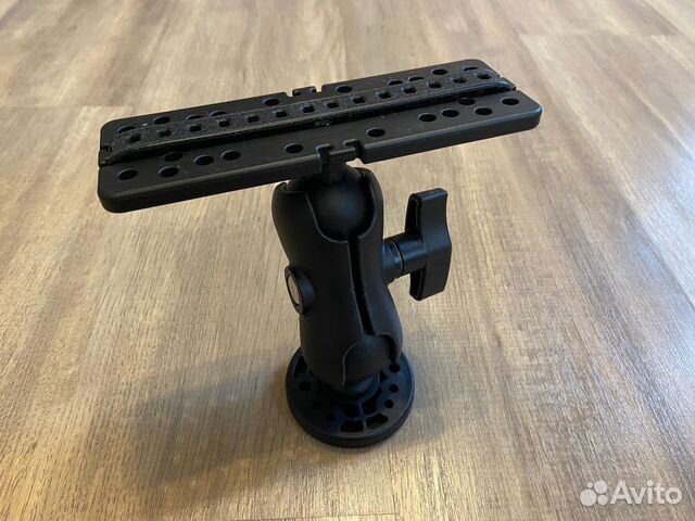 Крепление, держатель, кронштейн для эхолота