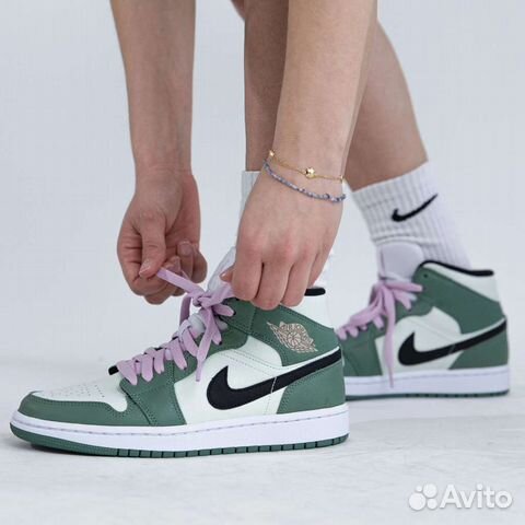 Nike Wmns Air Jordan 1 Mid SE 'Dutch Green' Люкс