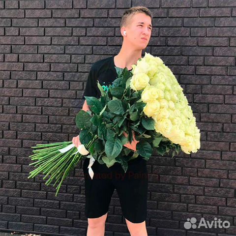 Букет высоких белых красных роз 25 51 101 роза