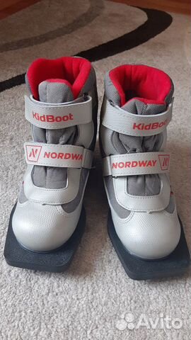 Лыжные ботинки