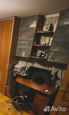 Книжный шкаф