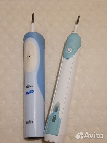 Электрическая зубная щетка oral-b