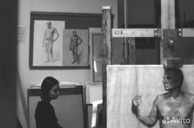 Преподаватель по академическому рисунку, живописи