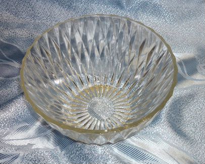 Ваза - салатник, тарелки, сахарницы