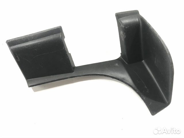 Накладка правая Volkswagen Touareg