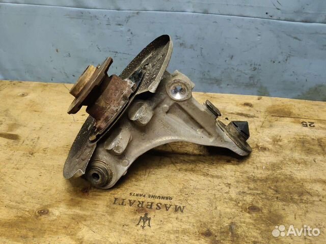 Кулак задний левый BMW X5 E70