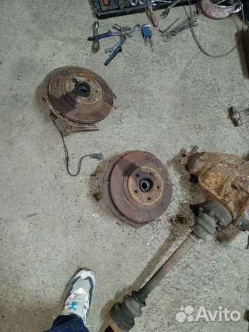 Кулаки в сборе на мерседес 220