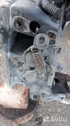 Замок капота toyota voxy azr60