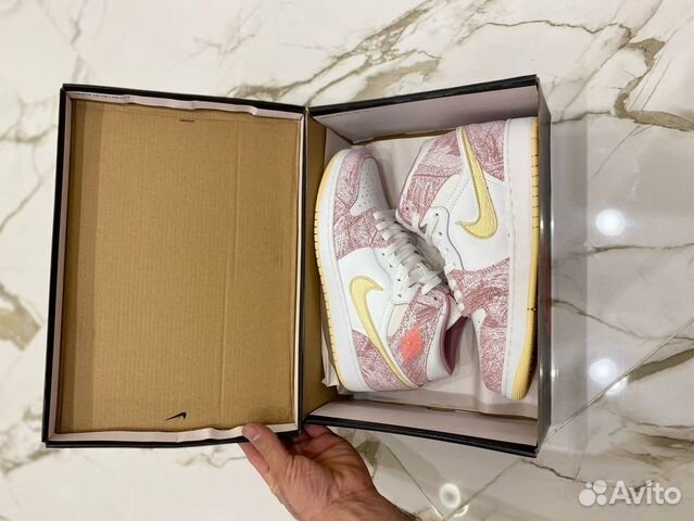 Кроссовки nike air jordan pink/white