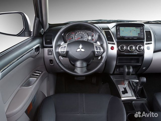 Накладка в руль Mitsubishi Pajero sport