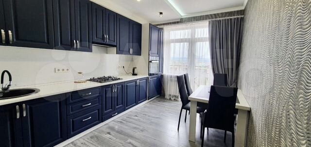2-к. квартира, 72 м², 2/10 эт.