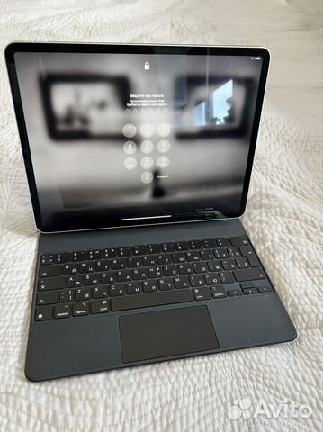 iPad pro2021 256 wifi с родной клавиатурой