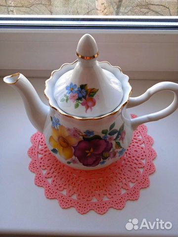 Чайник заварочный новый и пивные кружки