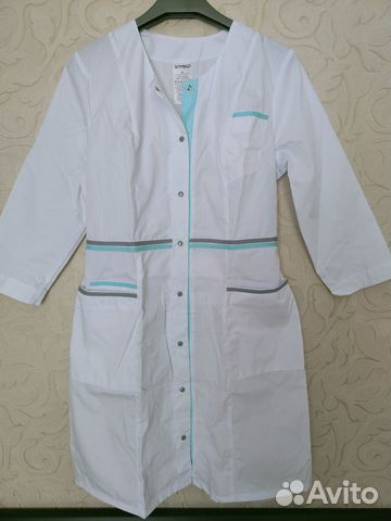 Белый медицинский халат