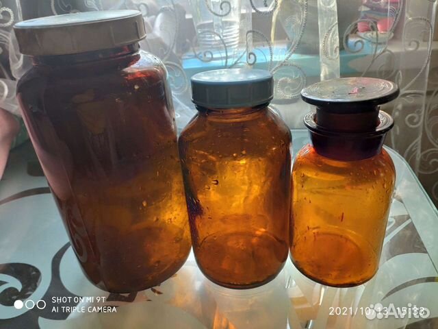 Банки,бутылка темное