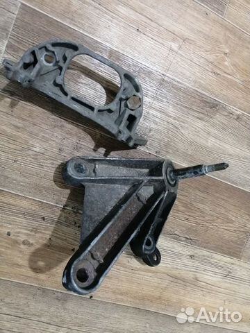 Опора, подушка кпп левая Рено Логан 1