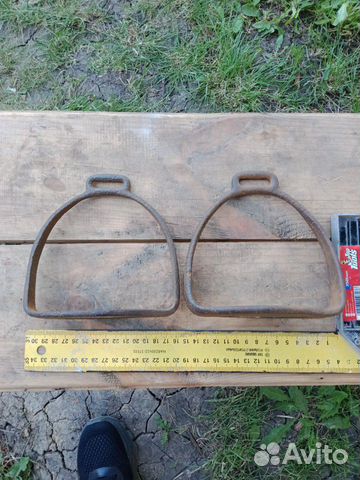 Старинные стремена для лошади