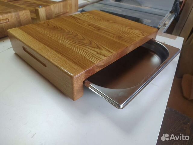 Разделочная доска из дуба с гастроёмкостью