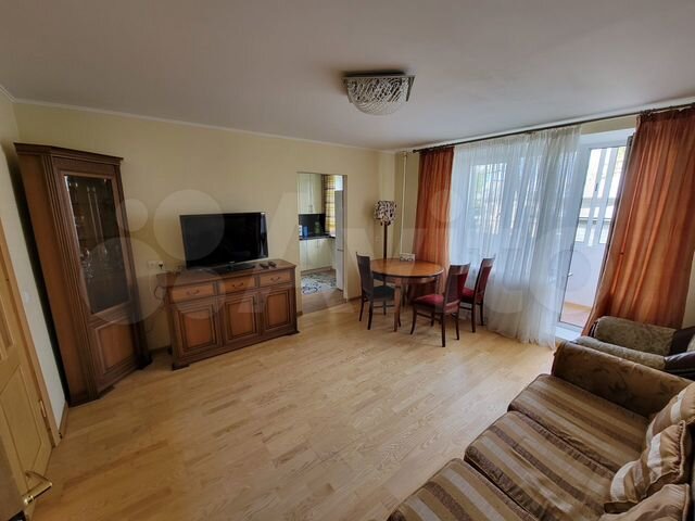 3-к. квартира, 74 м², 2/4 эт.