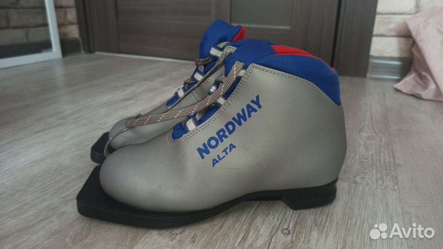 Лыжные ботинки 32р