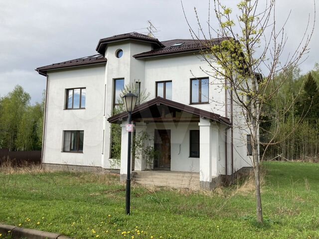 Дом 542 м² на участке 25 сот.