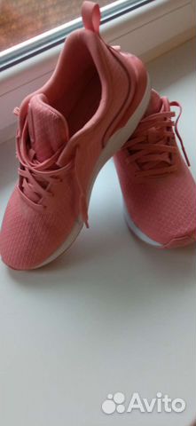 Кроссовки женские 37 размер новые