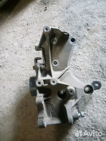 Крепление генератора Renault Logan