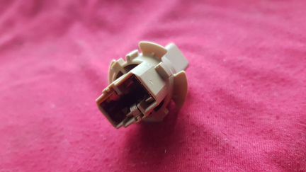 Патрон,цоколь заднего фонаря Toyota Land Cruiser