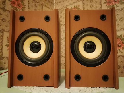 Колонки Sven, 4 Ом, 10 Ватт, тылы