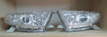 Передние заводские фары на Highlander 2010 ксенон