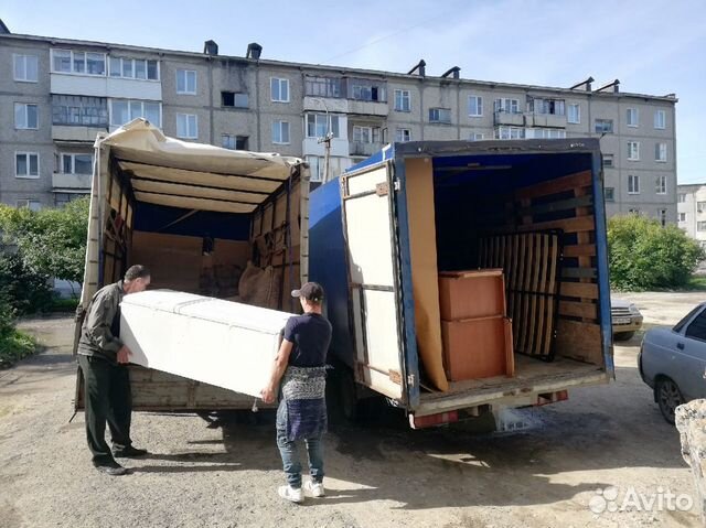 Перевозка мебели с грузчиками на дачу в подмосковье