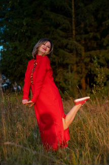 Ведущая на праздник