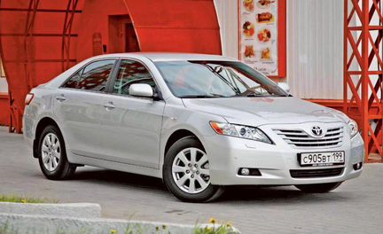 Toyota Camry V40 бампер передний