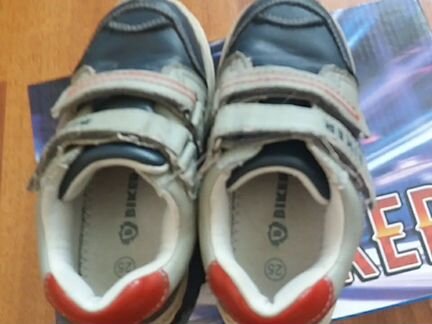 Кроссовки 26