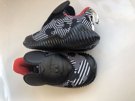 Кроссовки Adidas