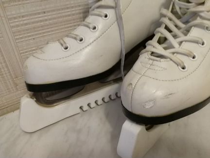 Коньки женские (41 размер)