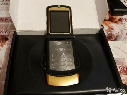 Новый в коробке телефон Motorola V3i Gold оригинал