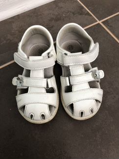 Босоножки детские 23 размер