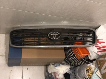 Решетка радиатора Ланд Крузер 100