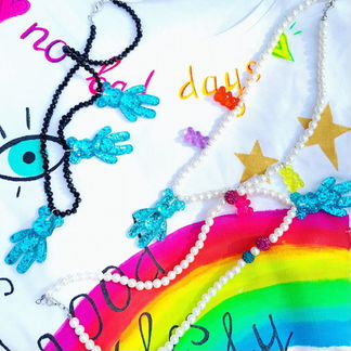 Футболка с ручной росписью “Good vibes”