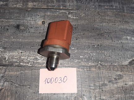 Датчик давления топлива в рампе VAG