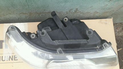 Фара правая ксенон Land Rover Freelander