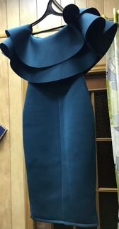 Платье с воздушными плечами