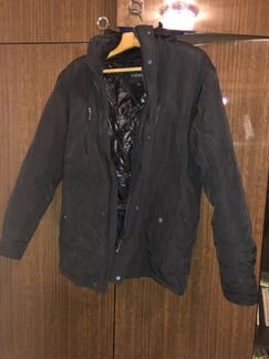 Черная куртка 48-50 размера с теплой подкладкой